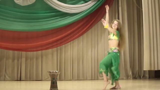 Дарья Щербань - Восточный таней (Танец с дарбукой и сагаттами) смотреть онлайн