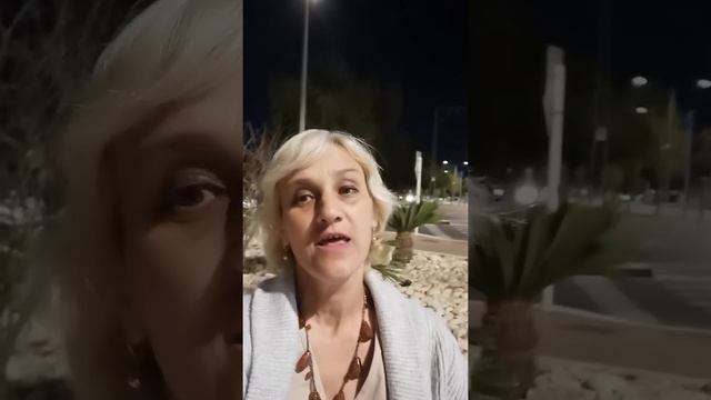 Обилие развращает, но есть выход. Стихи. Эстэр смотреть онлайн