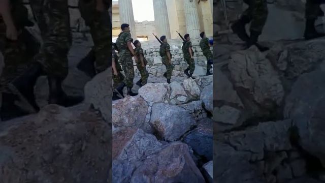 Акрополь. Вознесение флага на Парфенон. Греция Афины.