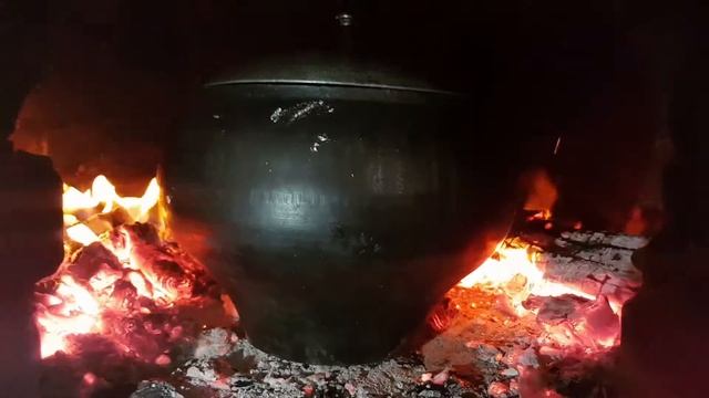 САМЫЙ ВКУСНЫЙ РАССОЛЬНИК - это рассольник, приготовленный в русской печи смотреть онлайн