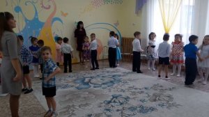 Веселый парный (общий) танец в подготовительной группе на осеннем утреннике