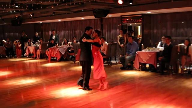 Laila y Leandro Performance 3 of 4 At Milonga con Amigos 20131108 Vals смотреть онлайн