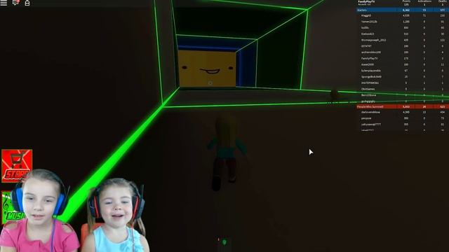 УБЕГАЕМ от СТЕНЫ или ЗЛОЙ КВАДРАТ в ROBLOX | Видео про Роблокс | Family Play TV смотреть онлайн