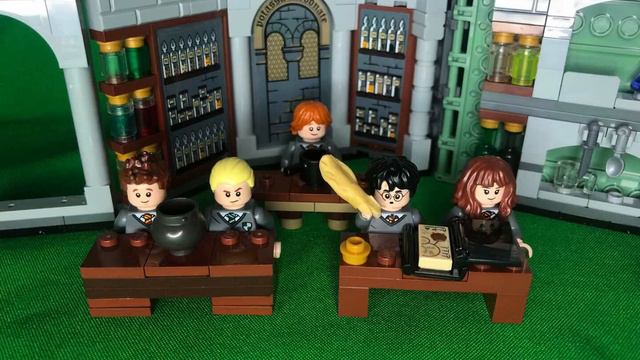 Гарри Поттер и философский камень 1 урок по зельеварению. Lego)) смотреть онлайн