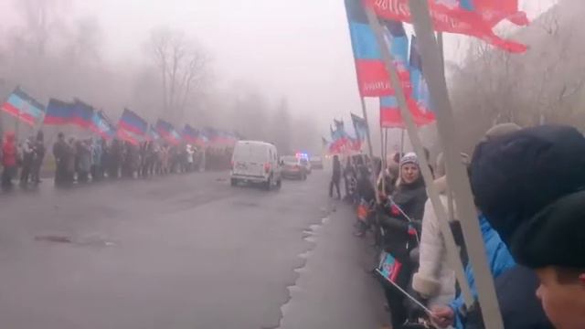 Как жители Дебальцево приветствовали приезд Захарченко смотреть онлайн