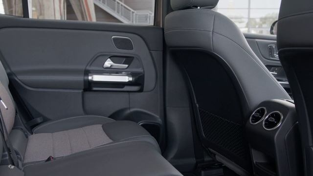 2022 Mercedes-Benz EQB Electric Family SUV смотреть онлайн