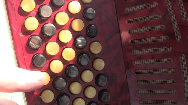 Баян : Как перевести итальянский строй на русский . То есть с грифа "С" на гриф "В". Ролик Первый смотреть онлайн