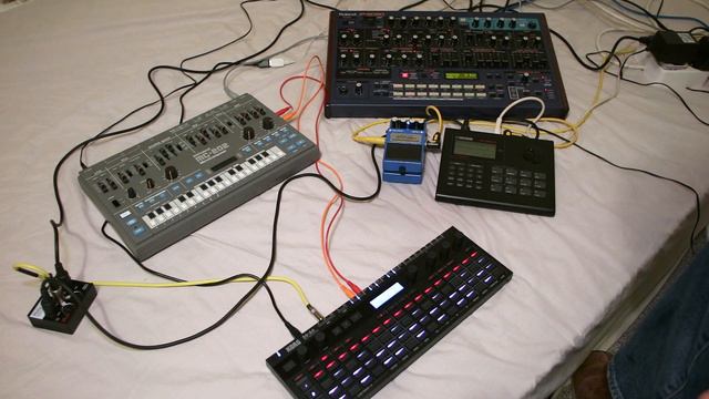 Korg SQ-64 : first jam explanation and thoughts смотреть онлайн