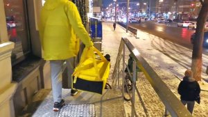 Работаю Яндекс-курьером на своём авто. Сколько удалось заработать в Яндекс Еде за 3 часа