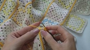 МК. Как соединить мотивы бабушкин квадрат. Плед из бабушкиных квадратов.