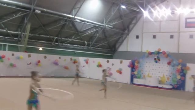 Групповое выступление гимнасток Звездного городка с обручем смотреть онлайн