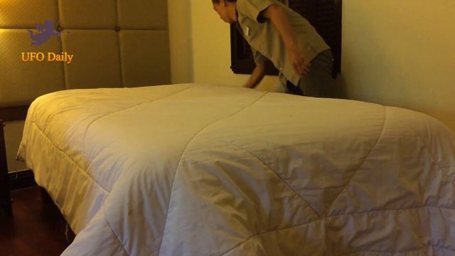 How to making bed with professional housekeeping in 6.15 minutes | by UFO Daily смотреть онлайн