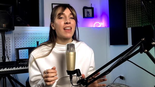 РУССКАЯ девушка поёт как ARIANA GRANDE| LIVE смотреть онлайн