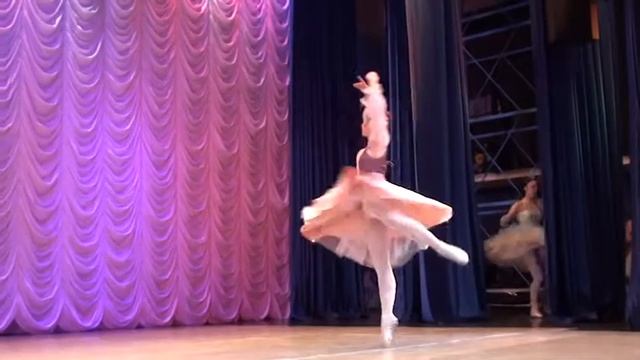 ДЕФИЛЕ ТЕАТРАЛЬНОГО КОСТЮМА СТУДЕНТОВ КОЛЛЕДЖА ИМ. Г. П. ВИШНЕВСКОЙ - БАЛЕТНЫЙ КОСТЮМ № 4 смотреть онлайн