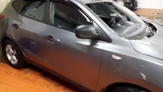 Установка лобового стекла Hyundai IX35 смотреть онлайн