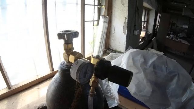 Защитный газ для полуавтомата. Травит через редуктор. Что делать? смотреть онлайн