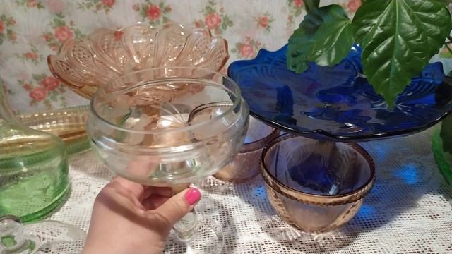 Старинная посуда из бабушкиного серванта. Цветное стекло 60-х. смотреть онлайн