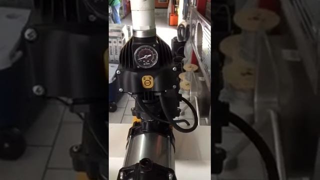 Funcionamiento de unidad de presión y control de arranque de bomba - Press Drive 05 ESPA смотреть онлайн