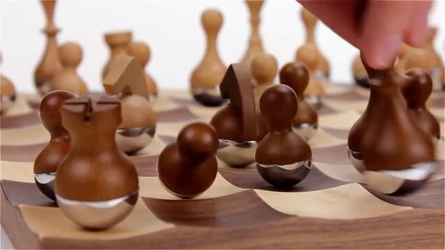 Шахматы Umbra Wobble подарочные, с качающимися балансирующими фигурами, деревянные Umbra смотреть онлайн