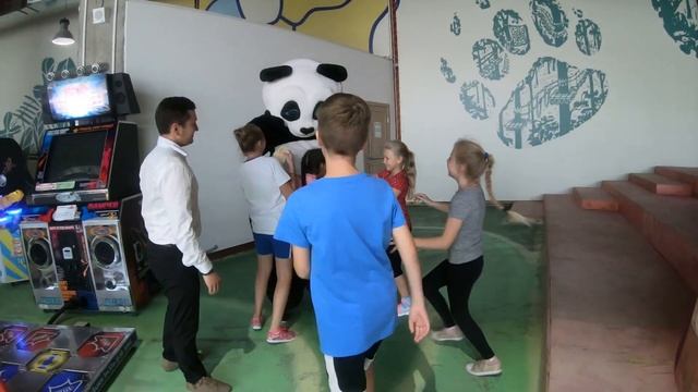 КОРОЧЕ ГОВОРЯ, ИДЁМ В Пандапарк - верёвочный Парк | День рождения Софии 10 лет смотреть онлайн