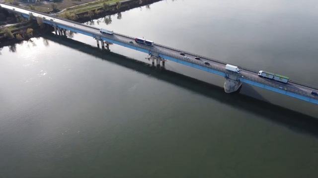 Ponte sulla statale Romea (Porto Viro- Taglio di Po) lungo il fiume Po смотреть онлайн