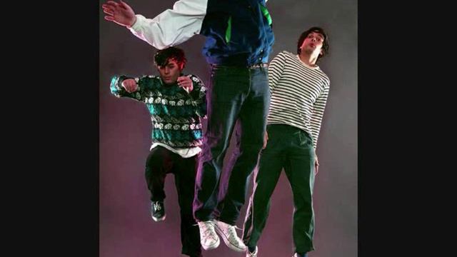 Metronomy Vs. Yeah Yeah Yeahs, Cheated Hearts Could Be Beautiful смотреть онлайн