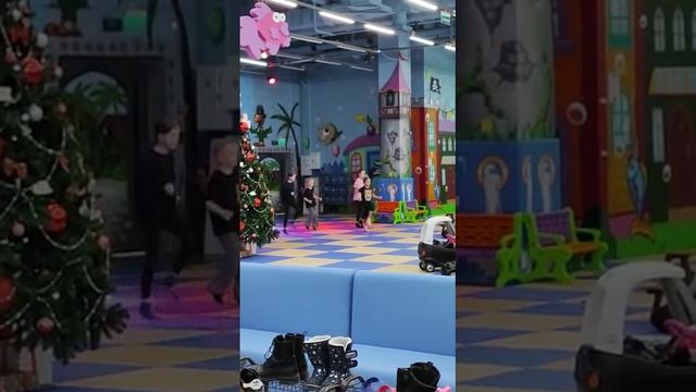 танцы в ТЦ г. Казань смотреть онлайн
