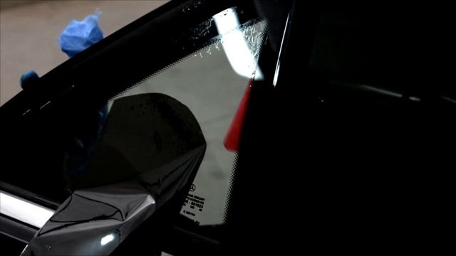 Toнирoвкa Cтекoл автoмoбиля пленкой LLumar.