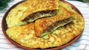 Удивительная закуска на праздничный стол.
КАБАЧКОВЫЕ ЧЕБУРЕКИ С МЯСНЫМ ФАРШЕМ