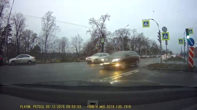 Девушка на ауди во время тест драйва снесла 11 машин смотреть онлайн