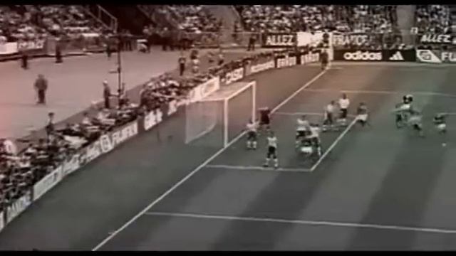 Ronaldo Луис Назарио де Лима велечайший футболист всех времен и нарадов смотреть онлайн