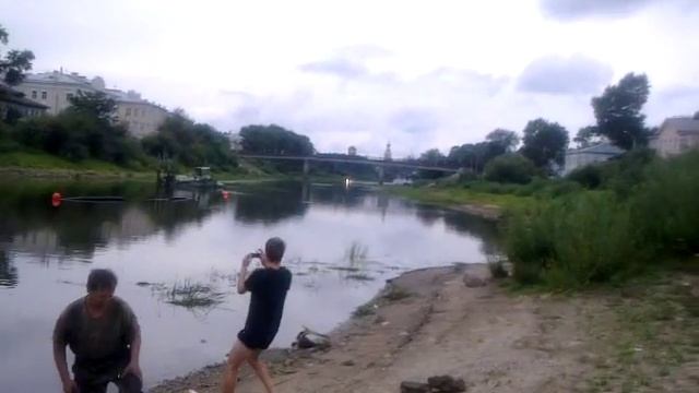 На снегоходе по воде. Вологда 10.08.11. смотреть онлайн