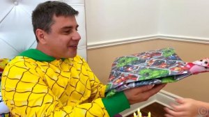 Nastya is preparing a birthday present for dad