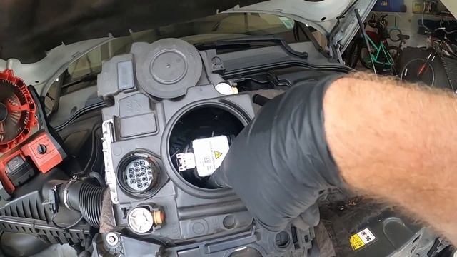 2011 Landrover LR4 Headlight bulbs смотреть онлайн