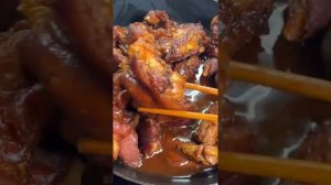 Почему китайцам нравятся свиные лапки? Свиные ножки-вкусная еда  в Китае. Это роскошь в Китае.