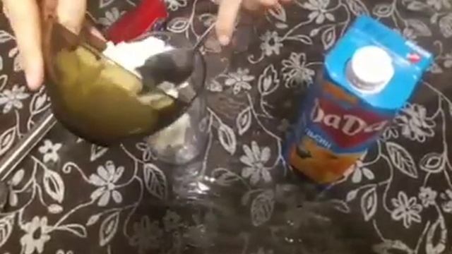 Очень вкусный коктейль из мороженого и сока за 2 минуты смотреть онлайн