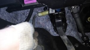 Устранение скрипа педали сцепления на Фольксваген Поло Седан