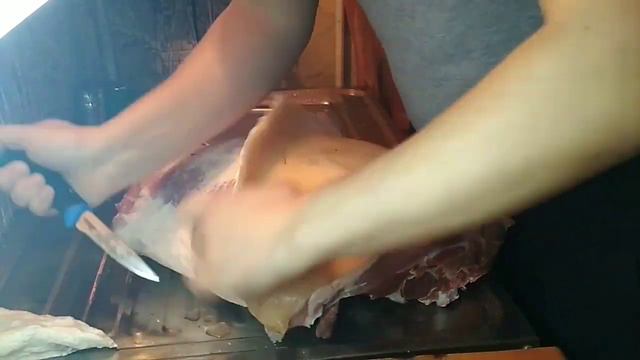 Обвалка свиного бедра или Самое востребованное мясо. Ходовой продукт. смотреть онлайн