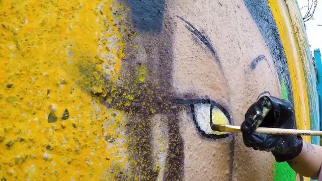Write graffiti with rozsa. Use electric sprayer смотреть онлайн