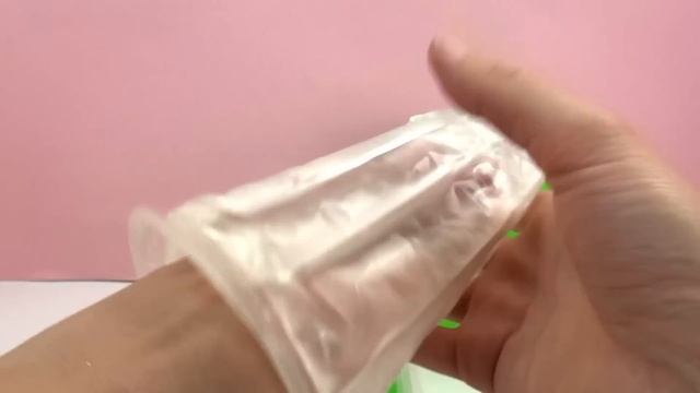 Frozen Magic Squeeze Ice - Slushy Maker Unboxing - Eis-Slushy selber machen смотреть онлайн