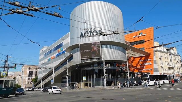 Будни ростовского трамвая на Будённовском. Видео А.Кореневского 16.07.23г смотреть онлайн