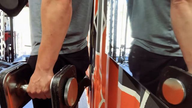 Form Fix ep.3: Perfect DB Curl in 60 seconds! смотреть онлайн