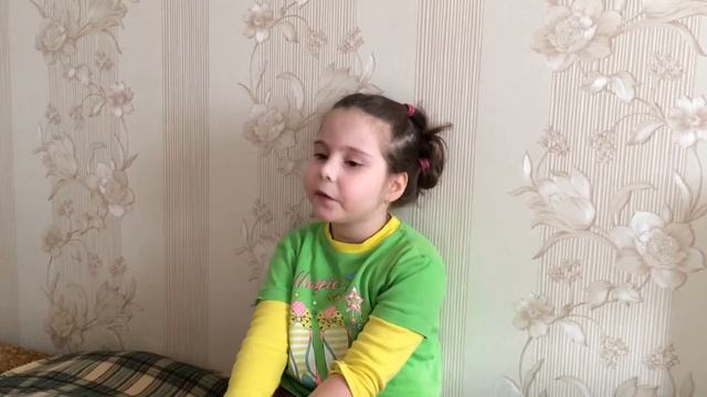 Милана рассказывает стихотворение. Константин Бальмонт. Осень. смотреть онлайн
