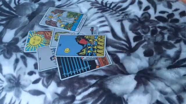 Есть Ли Измена Таро Расклад смотреть онлайн