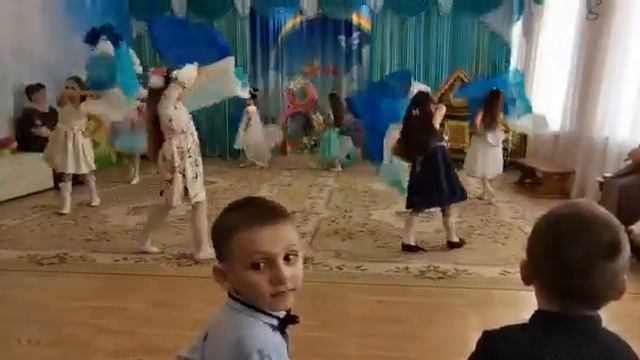 Танец Весенние ручьи смотреть онлайн