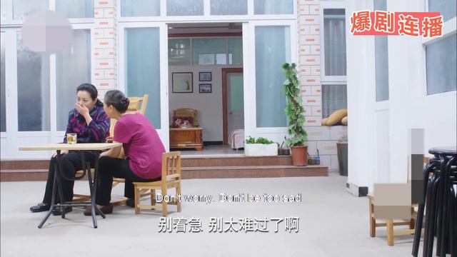 窮小伙借錢養了一池塘的魚，不料一夜之間全死了，窮小伙一眼看出有人下毒！