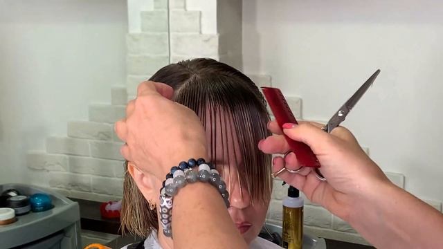 Женская стрижка на очень прямые и тонкие волосы. Секреты Натальи Шаропат смотреть онлайн