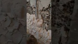 Штукатурка стен. Нанесение толстого слоя штукатурки Unis теплон при помощи шпателя