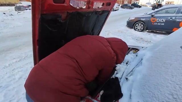 Красноярский выворот на НЕМКУ, Чиню жигу во дворе - Первый раз навалил на ней! смотреть онлайн