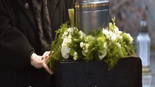 Как похоронить собаку правильно во дворе дома смотреть онлайн